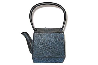 Cast Iron Tea Kettle - T08023
